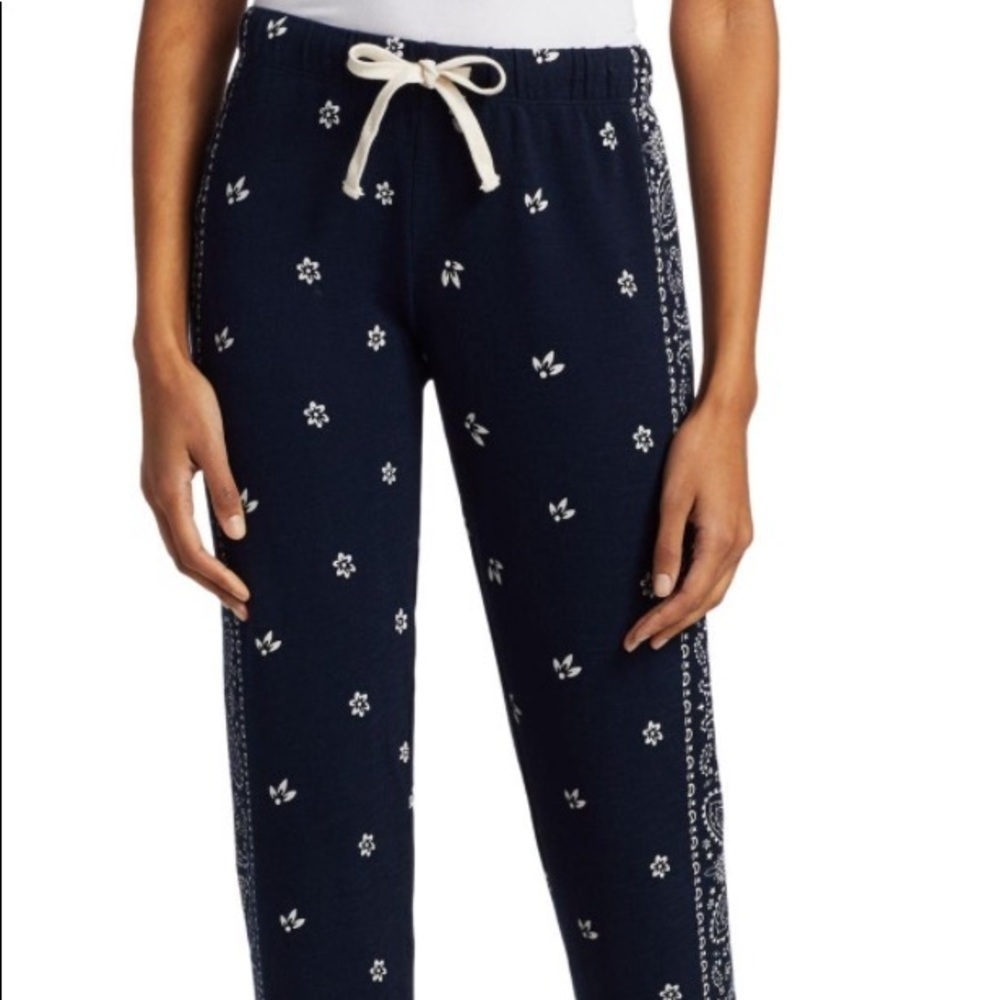 Monrow Bandana Raglan Pullover & Joggers Set: Inca - Picture 3 of 15